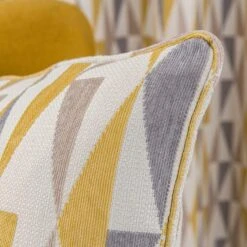 Elements Triangle Cushion 18 Elements Triangle Cushion -Household Items Store 30668099 alt01